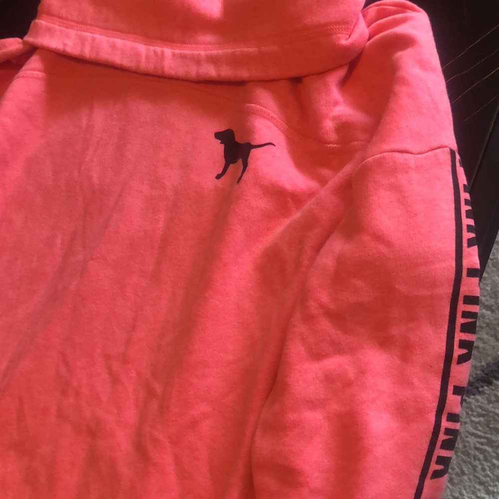 PINK - Picture 3 of 4